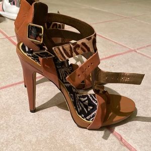 Beautiful new heels without box